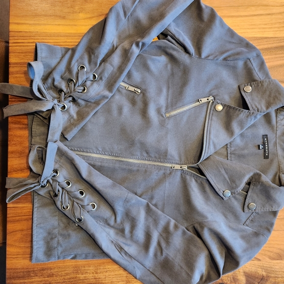 Jacket - Picture 8 of 8